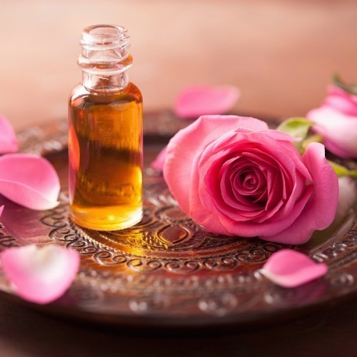 How to Choose a Supplier for Bulk Rose Essential Oil